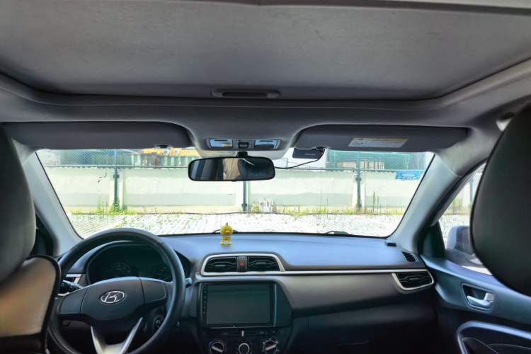 Used Hyundai Verna (older generation) 2017 1.4L Automatic YueXiang Edition China V-standard Headliner