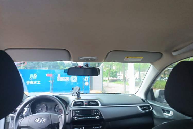 Used Hyundai Verna (older generation) 2017 1.4L Manual Huancai Edition China V Standard Headliner