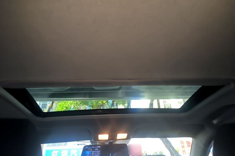 Used Hyundai Verna (older generation) 2017 1.4L Automatic YueXiang Edition China V-standard Headliner