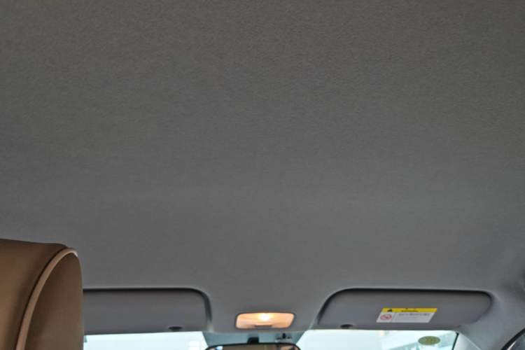 Used Hyundai Verna (older generation) 2017 1.4L Manual Refreshed Version China VI Standard Headliner
