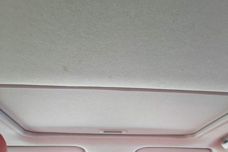 Used Hyundai Verna (older generation) 2017 1.4L Manual Colorful Skyroof Version China VI Standard Headliner