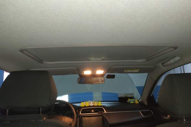 Used Hyundai Verna (older generation) 2017 1.4L Automatic YueXiang Edition China V-standard Headliner