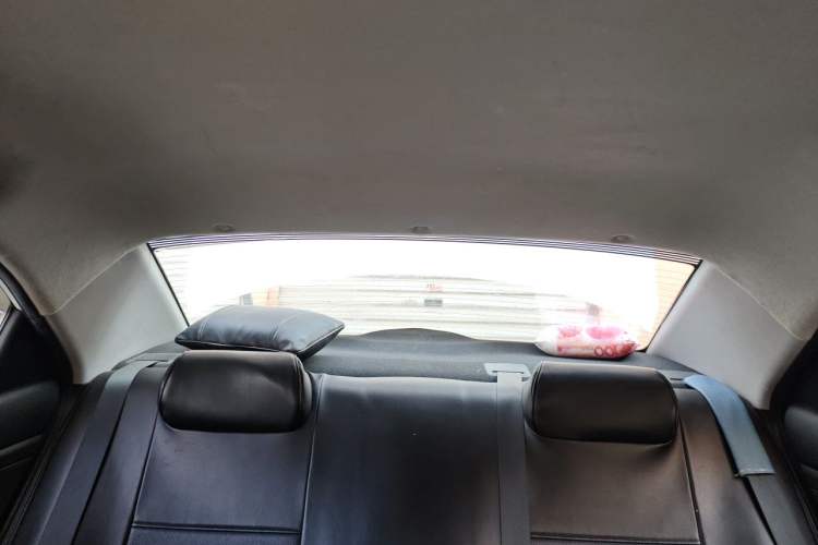 Used Hyundai Verna (older generation) 2017 1.4L Manual Huancai Connected Version China VI Headliner
