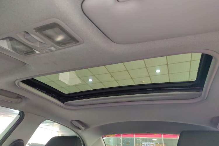 Used Hyundai Verna (older generation) 2017 1.4L Automatic YueXiang Edition China V-standard Headliner