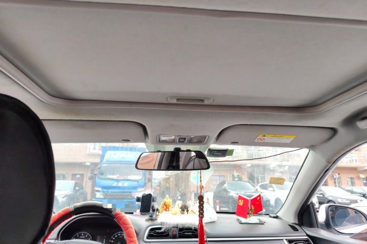 Used Hyundai Verna (older generation) 2017 1.4L Manual Colorful Skyroof Version China V Standard Headliner