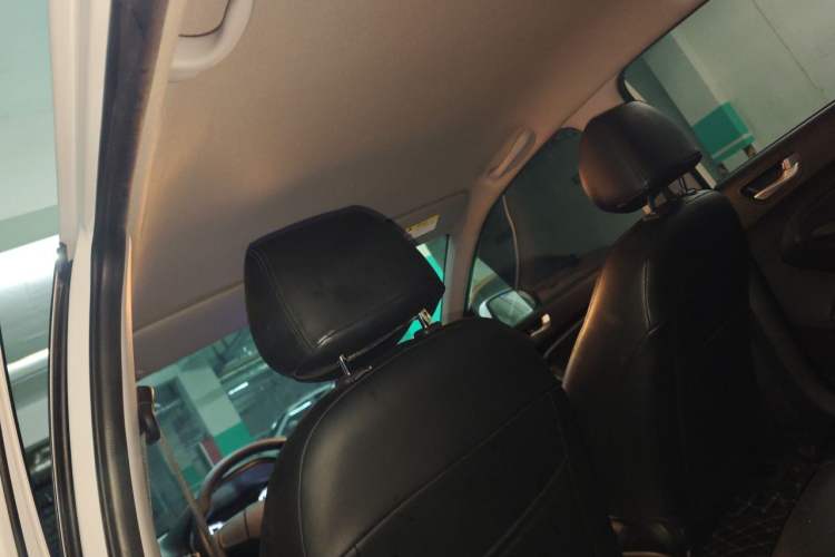 Used Hyundai Verna (older generation) 2017 1.4L Manual Refreshed Version China VI Standard Headliner