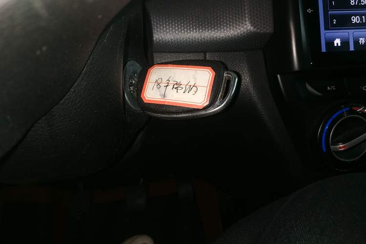Used Hyundai Verna (older generation) 2017 1.4L Manual Refreshed Version China V Standard Interior 1