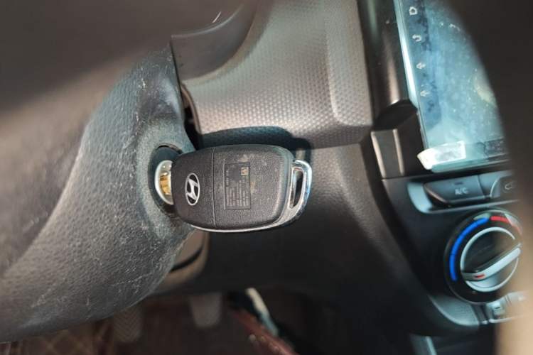 Used Hyundai Verna (older generation) 2017 1.4L Manual Huancai Edition China VI Interior 1