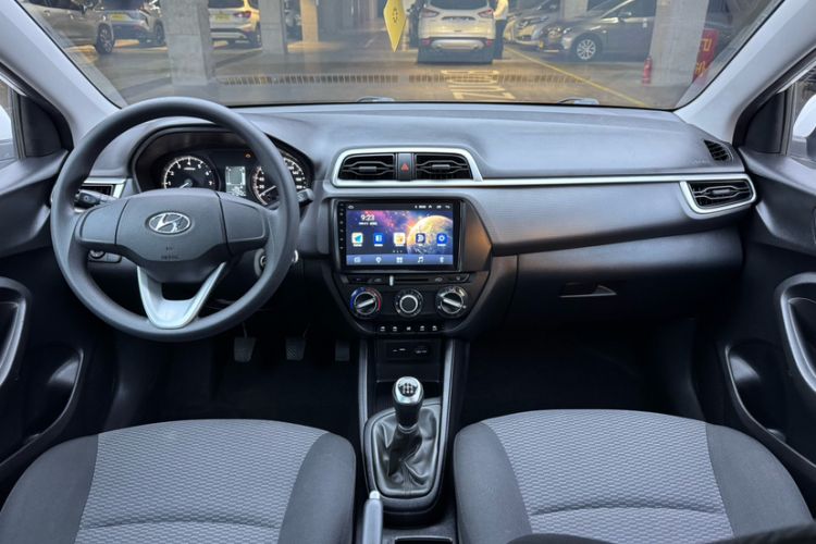 Used Hyundai Verna (older generation) 2017 1.4L Manual Huancai Edition China VI Interior 1