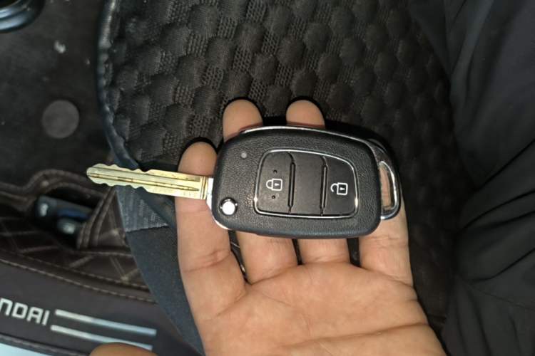 Used Hyundai Verna (older generation) 2017 1.4L Manual Huancai Edition China VI Interior 1