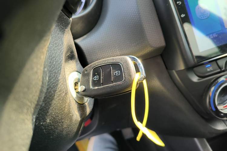 Used Hyundai Verna (older generation) 2017 1.4L Manual Refreshed Version China VI Standard Interior 1