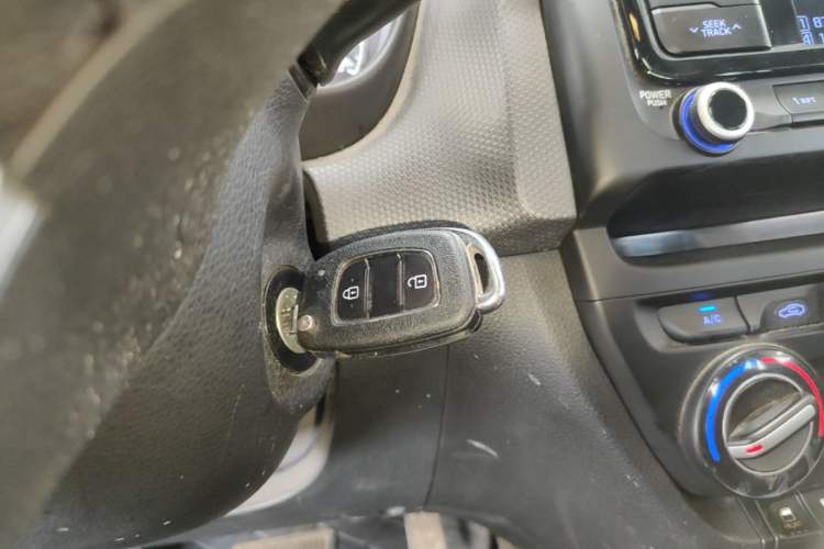 Used Hyundai Verna (older generation) 2017 1.4L Automatic YueXiang Edition China V-standard Interior 1
