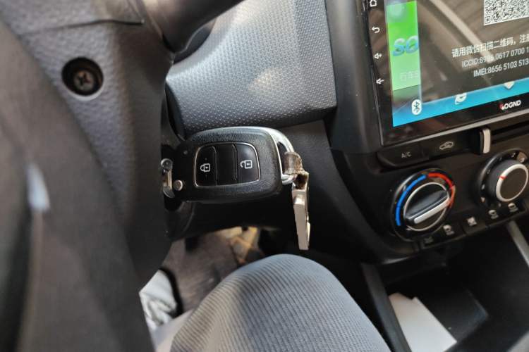 Used Hyundai Verna (older generation) 2017 1.4L Manual Huancai Edition China V Standard Interior 1