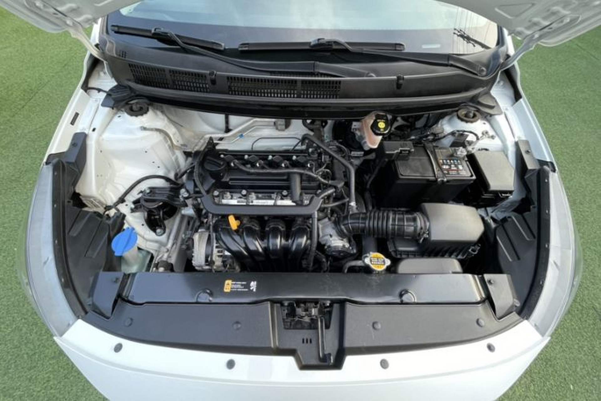 Used Hyundai Verna (older generation) 2017 1.4L Manual Refreshed Version China V Standard Interior 10