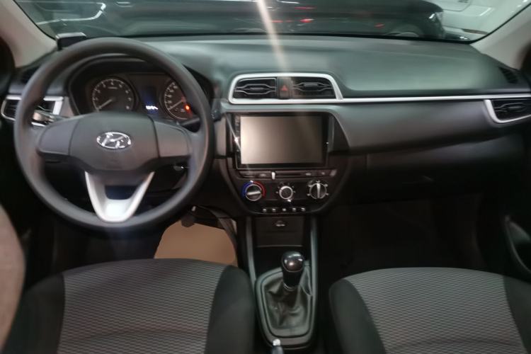 Used Hyundai Verna (older generation) 2017 1.4L Manual Refreshed Version China V Standard Interior 2