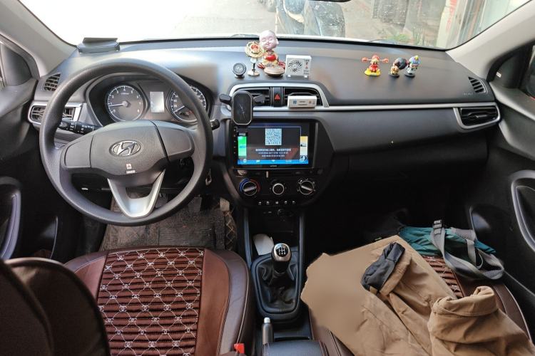 Used Hyundai Verna (older generation) 2017 1.4L Manual Huancai Edition China V Standard Interior 2