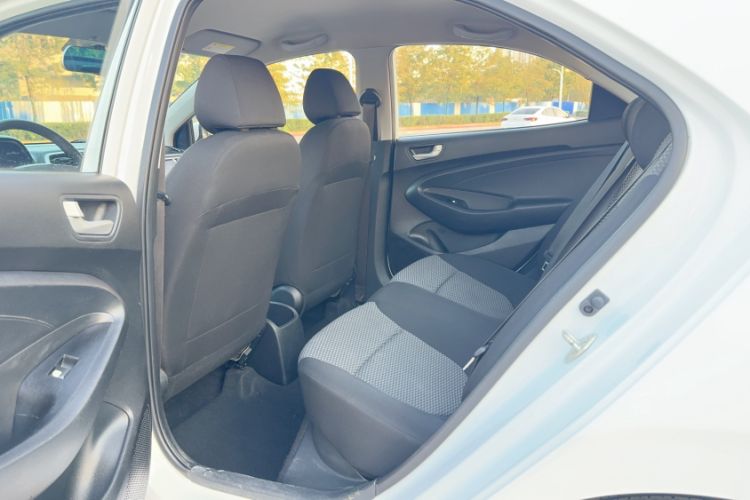 Used Hyundai Verna (older generation) 2017 1.4L Manual Refreshed Version China V Standard Interior 3