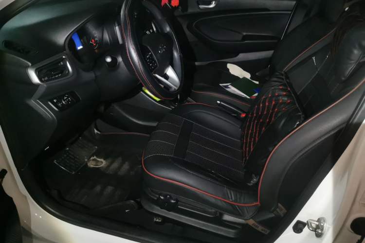 Used Hyundai Verna (older generation) 2017 1.4L Automatic YueXiang Connected Version China V Standard Interior 3