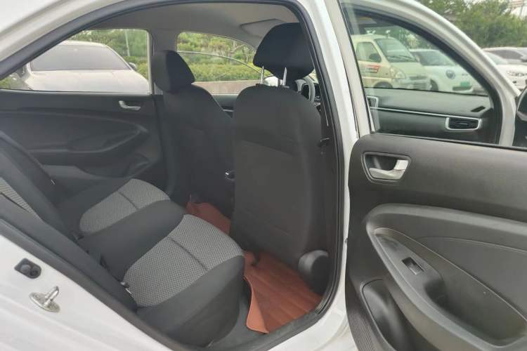 Used Hyundai Verna (older generation) 2017 1.4L Manual Refreshed Version China V Standard Interior 4