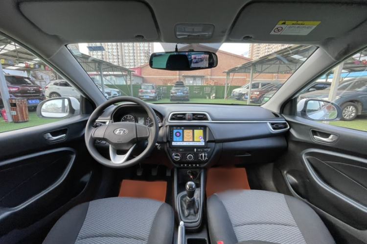 Used Hyundai Verna (older generation) 2017 1.4L Manual Refreshed Version China V Standard Interior 6