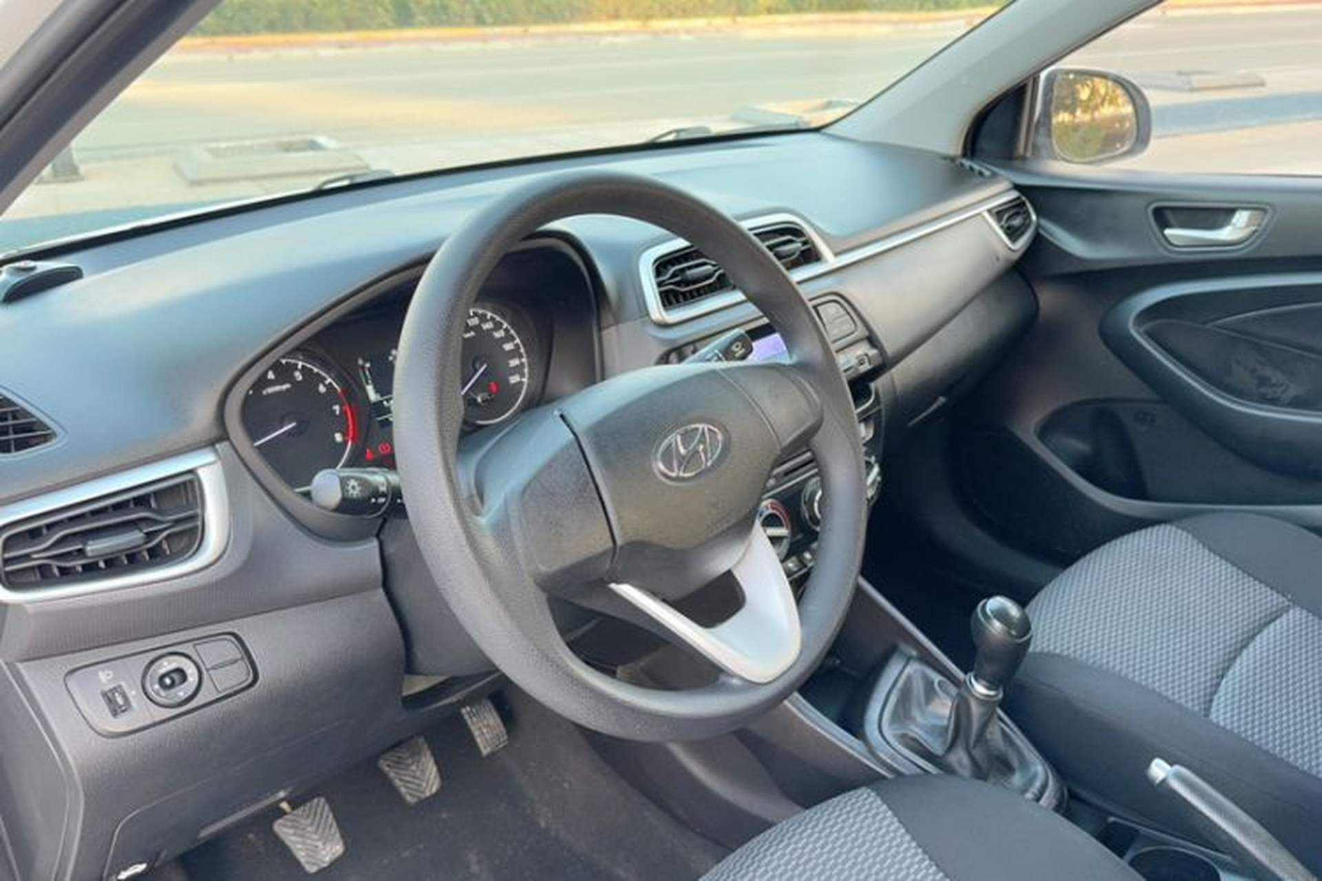 Used Hyundai Verna (older generation) 2017 1.4L Manual Refreshed Version China V Standard Interior 6