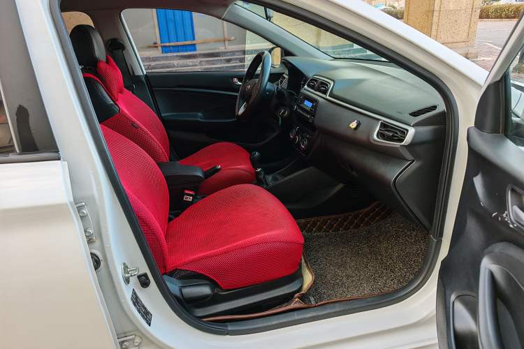 Used Hyundai Verna (older generation) 2017 1.4L Manual Refreshed Version China VI Standard Interior 7