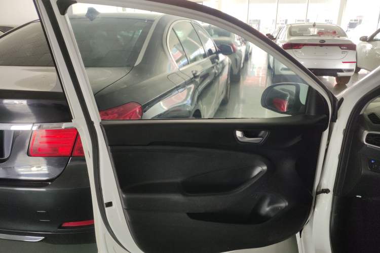 Used Hyundai Verna (older generation) 2017 1.4L Manual Huancai Edition China V Standard Interior 7