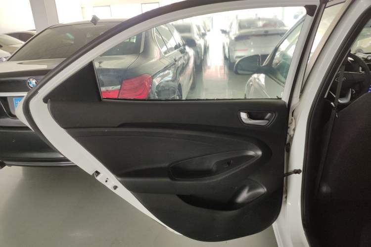 Used Hyundai Verna (older generation) 2017 1.4L Manual Huancai Edition China V Standard Interior 8