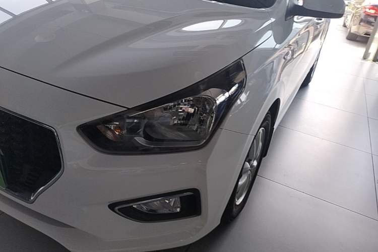 Used Hyundai Verna (older generation) 2017 1.4L Automatic YueXiang Edition China V-standard Left Front Headlight