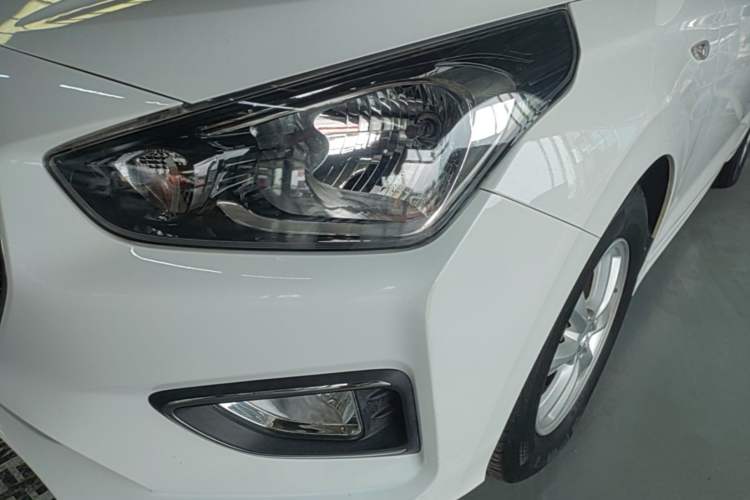 Used Hyundai Verna (older generation) 2017 1.4L Automatic YueXiang Edition China VI Standard Left Front Headlight