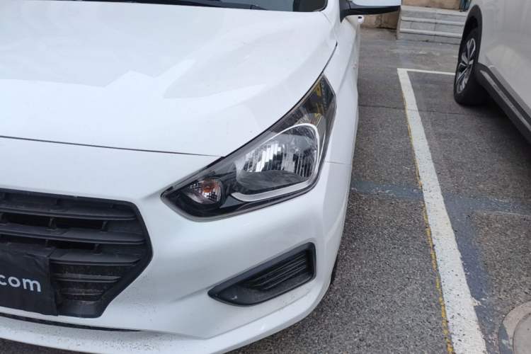 Used Hyundai Verna (older generation) 2017 1.4L Manual Refreshed Version China V Standard Left Front Headlight
