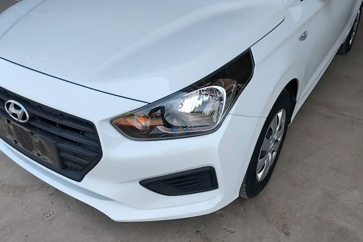 Used Hyundai Verna (older generation) 2017 1.4L Manual Refreshed Version China V Standard Left Front Headlight