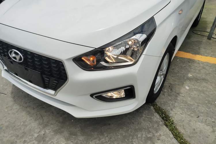 Used Hyundai Verna (older generation) 2017 1.4L Manual Huancai Edition China V Standard Left Front Headlight