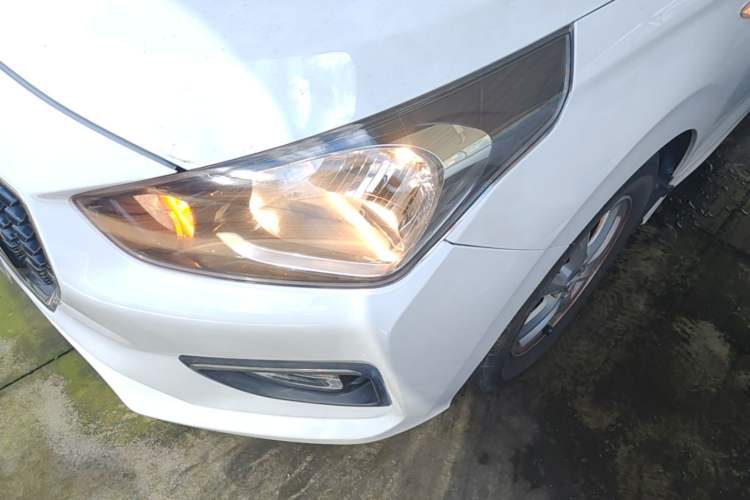 Used Hyundai Verna (older generation) 2017 1.4L Manual Huancai Edition China V Standard Left Front Headlight