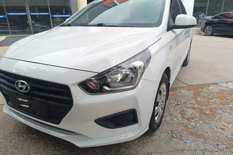 Used Hyundai Verna (older generation) 2017 1.4L Manual Refreshed Version China V Standard Left Front Headlight
