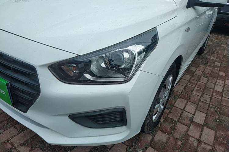 Used Hyundai Verna (older generation) 2017 1.4L Manual Refreshed Version China V Standard Left Front Headlight