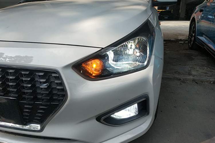 Used Hyundai Verna (older generation) 2017 1.4L Manual Huancai Edition China V Standard Left Front Headlight