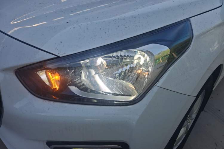 Used Hyundai Verna (older generation) 2017 1.4L Manual Huancai Edition China VI Left Front Headlight