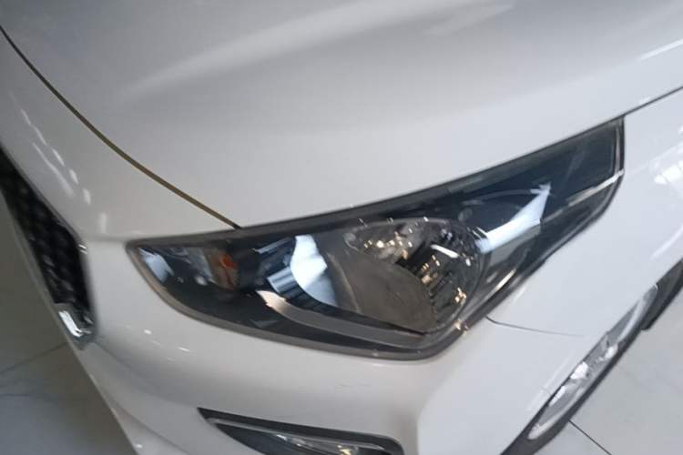 Used Hyundai Verna (older generation) 2017 1.4L Automatic YueXiang Edition China V-standard Left Front Headlight