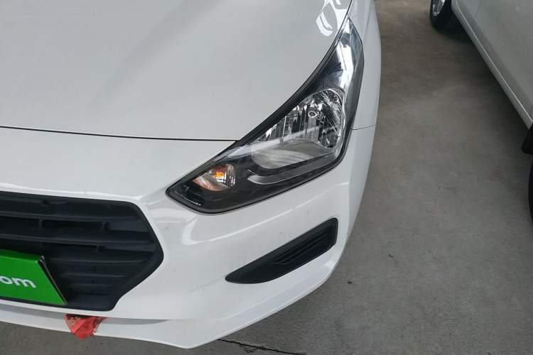 Used Hyundai Verna (older generation) 2017 1.4L Manual Refreshed Version China VI Standard Left Front Headlight