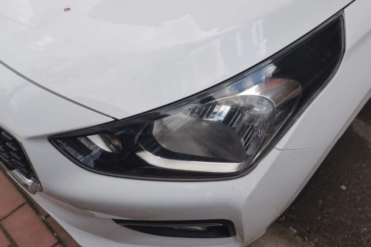 Used Hyundai Verna (older generation) 2017 1.4L Automatic YueXiang Edition China V-standard Left Front Headlight