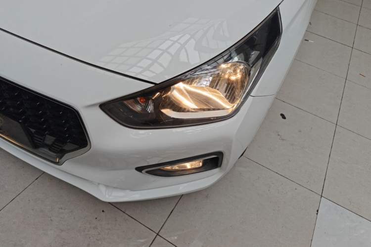 Used Hyundai Verna (older generation) 2017 1.4L Manual Huancai Edition China V Standard Left Front Headlight