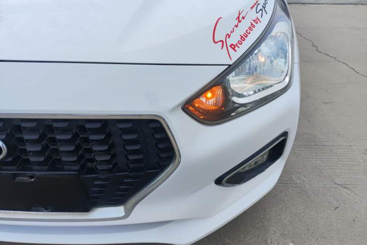 Used Hyundai Verna (older generation) 2017 1.4L Manual Colorful Skyroof Version China V Standard Left Front Headlight