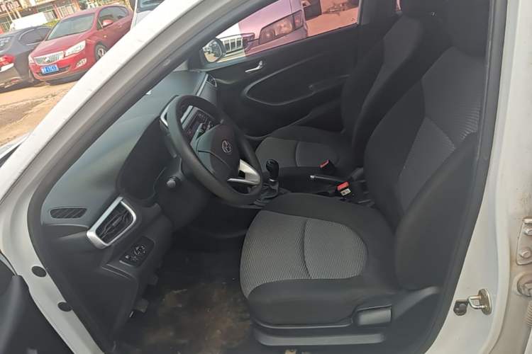 Used Hyundai Verna (older generation) 2017 1.4L Manual Refreshed Version China V Standard Left Front Seat