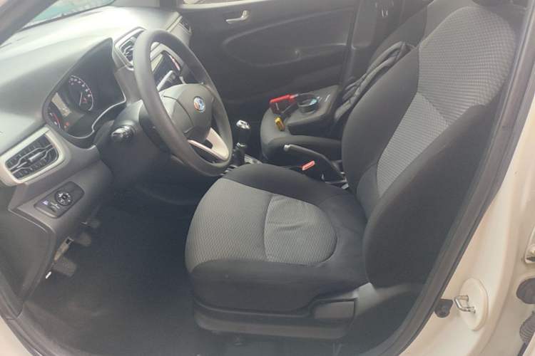 Used Hyundai Verna (older generation) 2017 1.4L Manual Colorful Skyroof Version China V Standard Left Front Seat