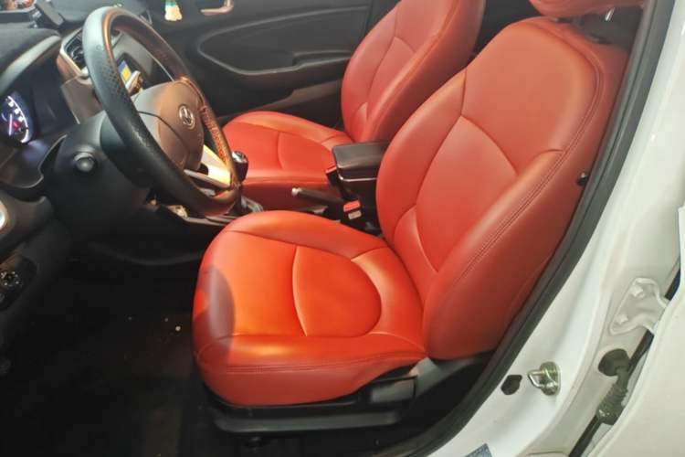 Used Hyundai Verna (older generation) 2017 1.4L Manual Colorful Skyroof Version China VI Standard Left Front Seat