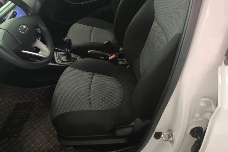 Used Hyundai Verna (older generation) 2017 1.4L Manual Refreshed Version China V Standard Left Front Seat