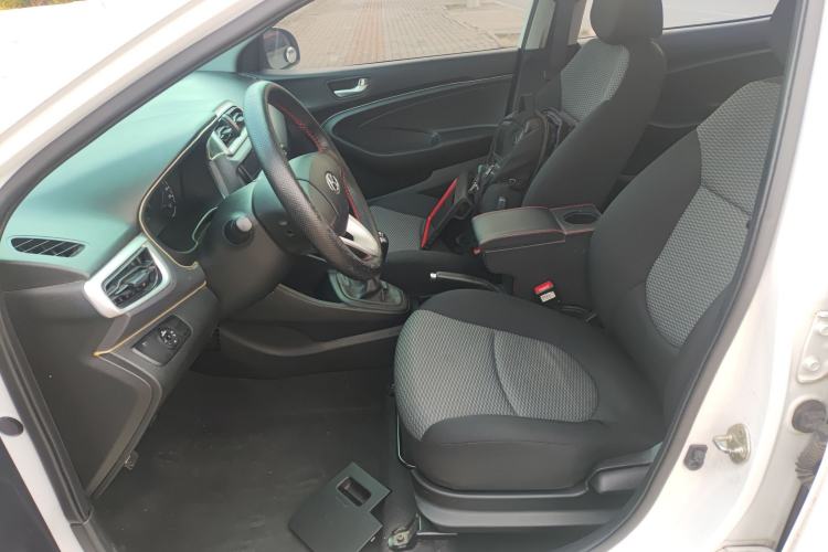 Used Hyundai Verna (older generation) 2017 1.4L Manual Colorful Skyroof Version China V Standard Left Front Seat