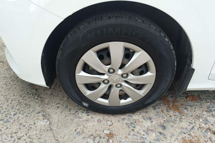 Used Hyundai Verna (older generation) 2017 1.4L Manual Refreshed Version China V Standard Left Front Wheel Hub