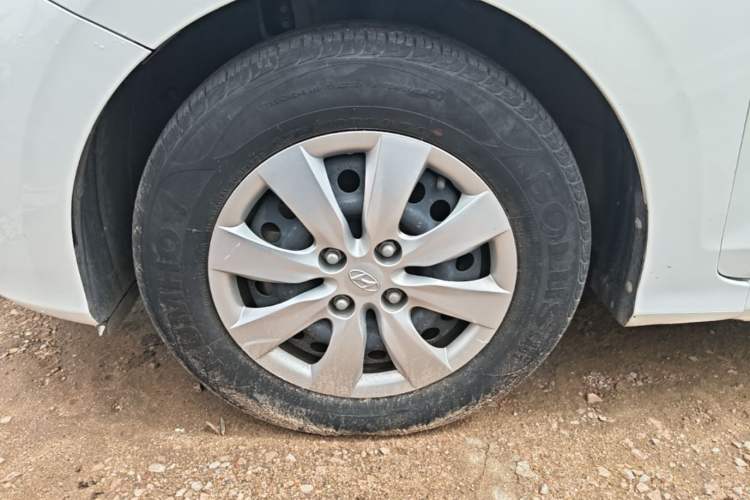 Used Hyundai Verna (older generation) 2017 1.4L Manual Refreshed Version China VI Standard Left Front Wheel Hub
